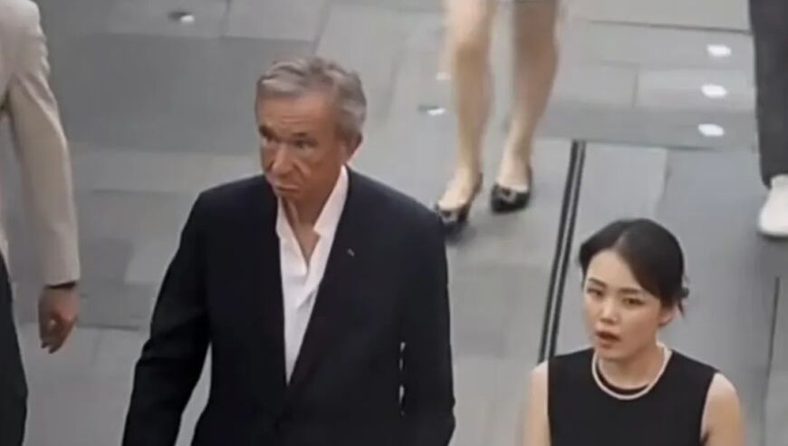 管家婆2025年奥彩免费资料,联合国新闻中心发了王一博,前瞻性战略落实探讨_专家版V11.37
